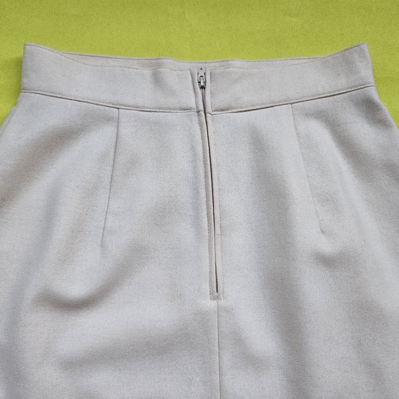 Skirt United Colors of Benetton Italy Wool Size 40 Like new - Picture 6 of 13